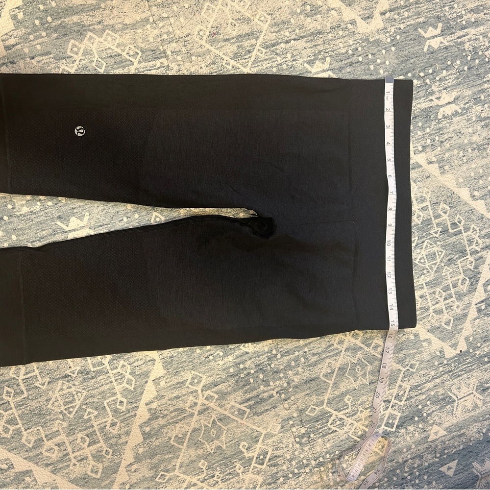 Lululemon charcoal Capri Leggings